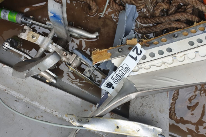 Selanjutnya serpihan tersebut akan Serpihan itu dibawa oleh KRI Kurau ke Dermaga JICT 2, Jakarta.