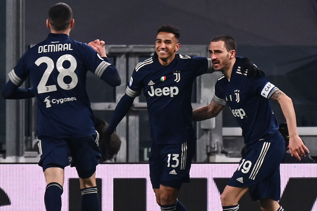 Tuan rumah baru mampu memanfaatkan keunggulan jumlah pemain di menit ke-50. Danilo mencetak gol indah dari luar kotak penalti untuk membawa Bianconeri unggul 1-0.