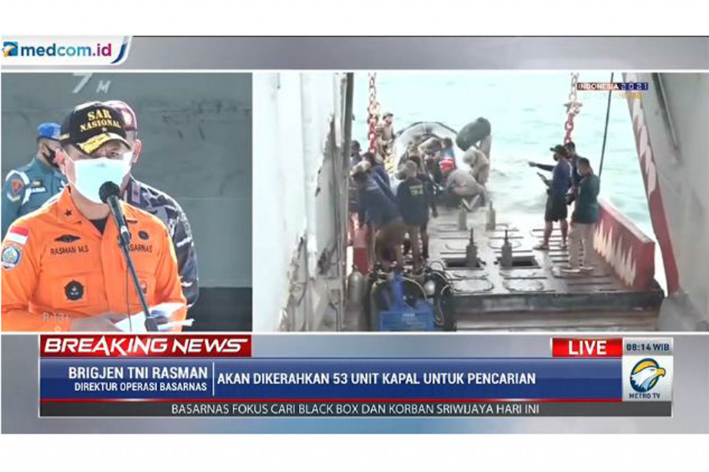 Tim SAR hari ini mengerahkan 53 unit kapal dan 13 pesawat bakal dikerahkan hari ini. Area pencarian pun akan diperluas.