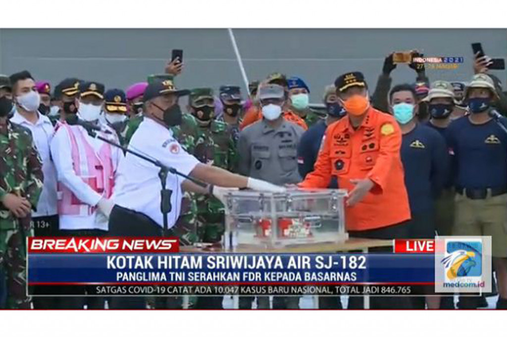 Selanjutnya setelah tiba di JICT, kotak hitam  diserahkan ke tim Komite Nasional Keselamatan Transportasi (KNKT) untuk meneliti lebih lanjut.