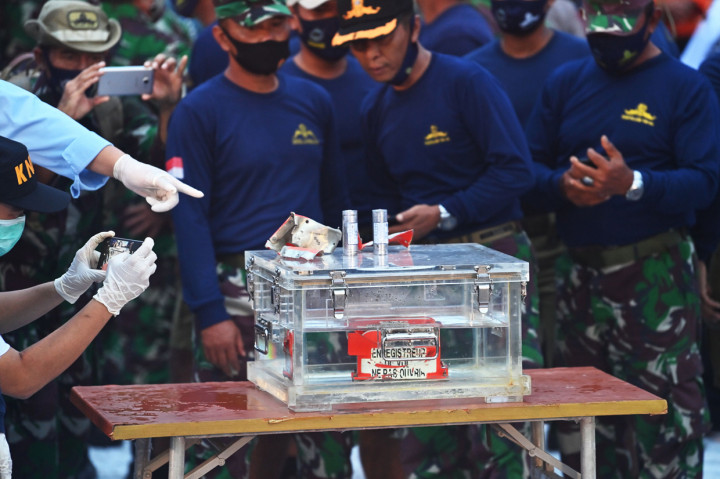 Flight data recorder (FDR) black box Sriwijaya Air SJ-182 tiba di Pelabuhan JICT 2, Jakarta Utara.