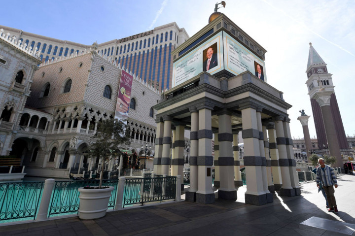 Kematian Adelson dikonfirmasi pada hari Selasa, 12 Januari 2021 oleh Las Vegas Sands, perusahaan tempat dia membangun kerajaan kasino yang membentang dari Las Vegas ke wilayah Tiongkok di Makau.