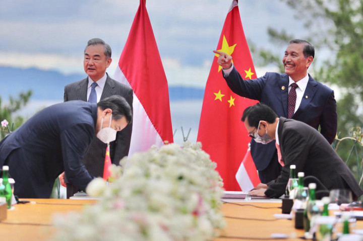 Wang Yi bersama beberapa delegasinya dijadwalkan melakukan kegiatan mendaki (hiking) dan mengunjungi beberapa tempat historis yang berada di sekitar Danau Toba.