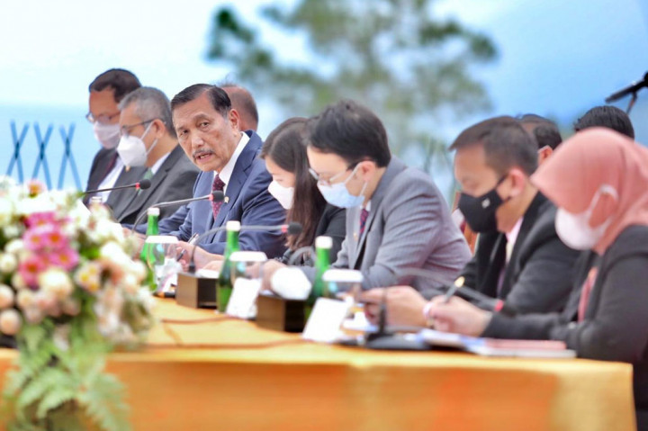 Pada kesempatan itu Menko Luhut yang didampingi oleh Wakil Menteri Perdagangan (Wamendag) Jerry Sambuaga juga berkesempatan melakukan pembicaraan dengan Wang Yi mengenai peningkatan kerja sama strategis di bidang investasi dan perdagangan.