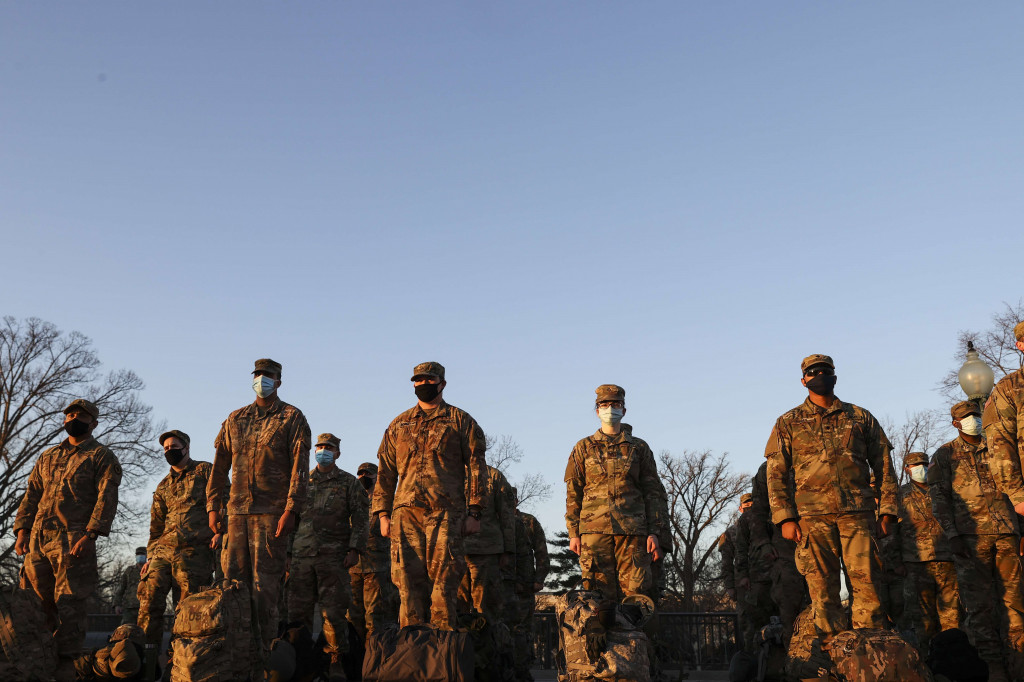 Sebanyak 15.000 anggota pasukan Garda Nasional AS diaktifkan dan akan dikerahkan ke Washington, DC, sejak Selasa, 12 Januari 2021, malam waktu setempat. 