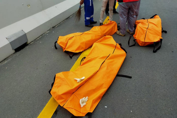 Lima orang meninggal dunia dan dua lainnya luka-luka akibat kecelakaan di Tol Pekanbaru-Dumai, Provinsi Riau, Rabu, 13 Januari 2021. Adapun nama-nama korban yang meninggal dunia yakni H. Napitupulu, Jerri Jonggok, Linda Tambunan, Dua Simangunsong, dan Jhon Efraim Butar-butar.