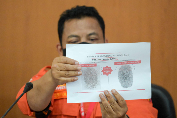 Korban teridentifikasi dari sidik jari. Keduanya yaitu Indah Halimah Putri dan Agus Minarni.
