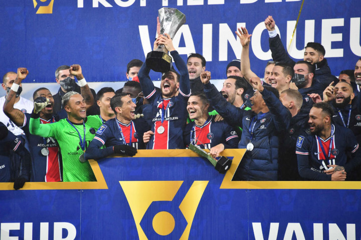 Paris Saint-Germain berhasil menjuarai Piala Super Prancis (Trophee des Champions) untuk kedelapan kali secara beruntun setelah menundukkan Marseille 2-1 di Stadion Bollaert-Delleis, Lens, Kamis, 14 Januari 2021 dini hari WIB.
