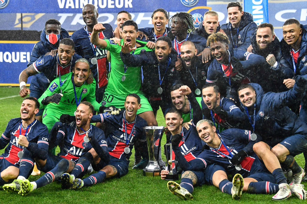 Kesuksesan ini juga membuat PSG semakin mencatatkan sejarah dalam ajang yang mempertemukan juara Ligue 1 dan Coupe de France. Mengingat PSG menyapu dua gelar tersebut, maka Marseille yang berstatus sebagai runner-up Ligue 1 kemudian menjadi lawannya. PSG juga menjadi tim tersukses karena telah mengemas 10 trofi Piala Super Prancis atau unggul dua trofi dari Lyon.
