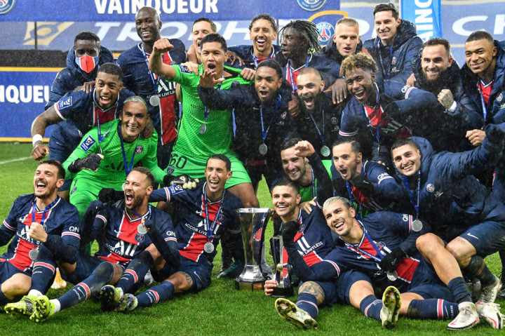 Kesuksesan ini juga membuat PSG semakin mencatatkan sejarah dalam ajang yang mempertemukan juara Ligue 1 dan Coupe de France. Mengingat PSG menyapu dua gelar tersebut, maka Marseille yang berstatus sebagai runner-up Ligue 1 kemudian menjadi lawannya. PSG juga menjadi tim tersukses karena telah mengemas 10 trofi Piala Super Prancis atau unggul dua trofi dari Lyon.