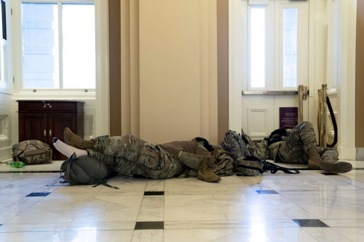 Mereka juga ditugaskan menjaga keamanan saat pelantikan Presiden terpilih AS, Joe Biden, akan digelar pada 20 Januari mendatang.