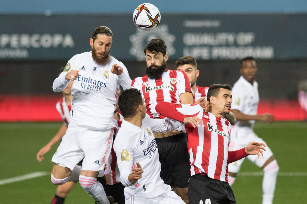 Tiga menit jelang bubaran, kapten Sergio Ramos hampir saja membuat kedudukan imbang. Sayang sundulannya masih melenceng dari sasaran.