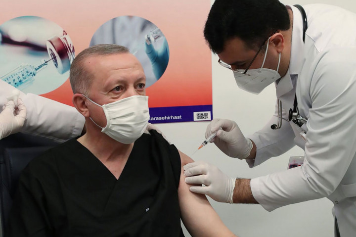 Juru bicara Partai Keadilan dan Pembangunan (AK) mengatakan, langkah yang dilakukan Erdogan tersebut bertujuan untuk menghilangkan keraguan publik tentang efektivitas vaksin CoronaVac.