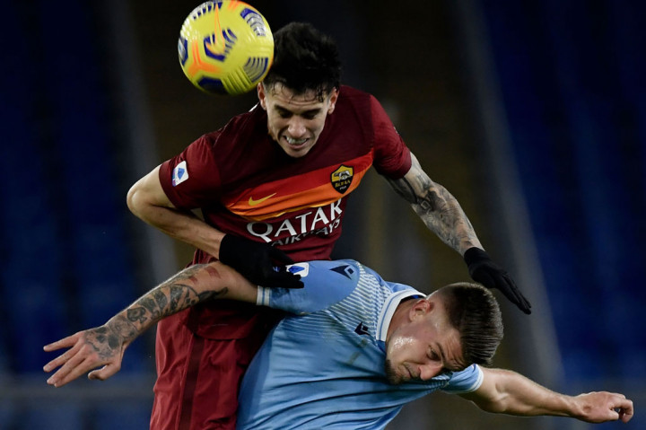 Kedua kesebelasan bermain terbuka sejak awal laga. Beberapa peluang tercipta namun belum berbuah gol.