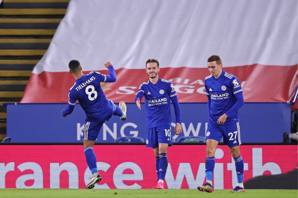 Meski begitu, The Reds masih punya satu tabungan laga melawan pemuncak klasemen, Manchester United. AFP Photo/Alex Pantling
