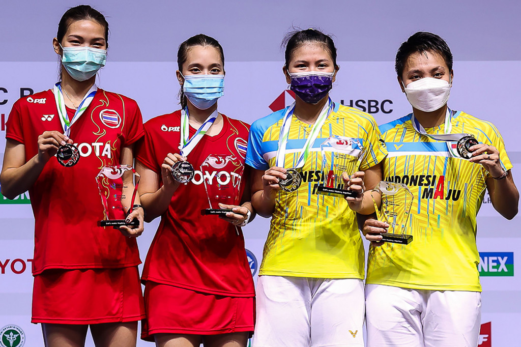 Greysia/Apriyani berhasil merebut emas Thailand Open 2021 setelah menaklukkan wakil tuan rumah, Jonkolphan Kititharakul/Rawinda Prajongjai.