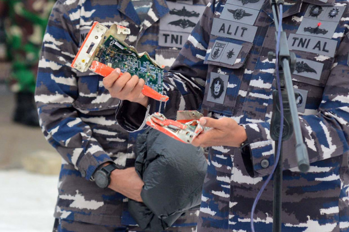 Dalam proses pencarian di hari kesembilan, tim SAR gabungan sudah menemukan kotak CVR namun modul memori masih dalam proses pencarian untuk bisa diteliti lebih jauh penyebab jatuhnya pesawat.