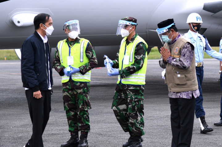 Presiden Joko Widodo pada Senin, 18 Januari 2021, bertolak menuju Provinsi Kalimantan Selatan dalam rangka kunjungan kerja. 
