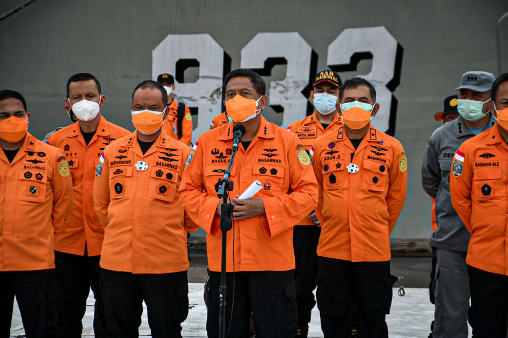 Hal tersebut diungkapkan Kepala Basarnas Marsdya TNI (Purn) Bagus Puruhito saat konferensi pers di Pelabuhan JICT II, Tanjung Priok, Jakarta Utara, Senin, 18 Januari 2021.