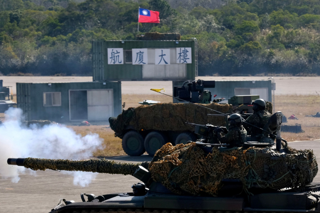 Tentara Taiwan menggelar latihan militer, Selasa, 19 Januari 2021. Latihan militer dilakukan di tengah meningkatnya ancaman  Tiongkok untuk merebut kembali pulau itu dan menunjukkan kekuatan militernya sendiri.  
