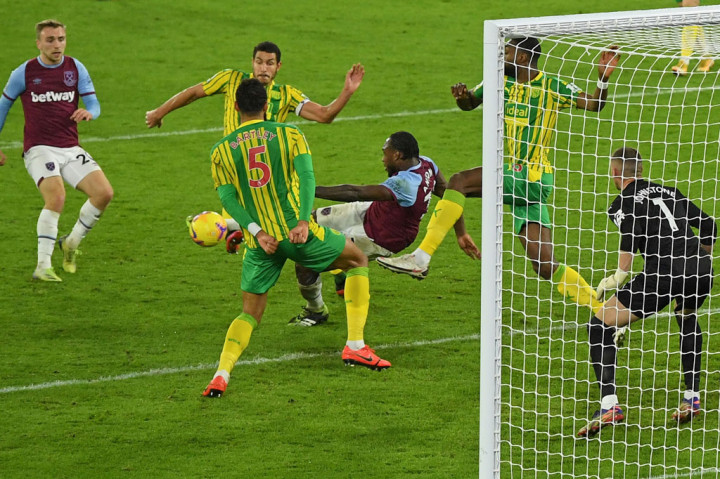 Michail Antonio mencetak gol penentu kemenangan pada menit ke-66 lewat tendangan voli dari jarak dekat yang melewati hadangan penjaga gawang Sam Johnstone usai meneruskan sundulan Andriy Yarmolenko dari dalam kotak penalti.
