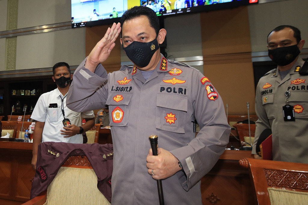 Calon Kapolri Komjen Pol Listyo Sigit Prabowo menjalani uji kelayakan dan kepatutan dengan Komisi III DPR setelah sebelumnya menyerahkan makalah berisi visi dan misi Sigit jika terpilih sebagai Kapolri.