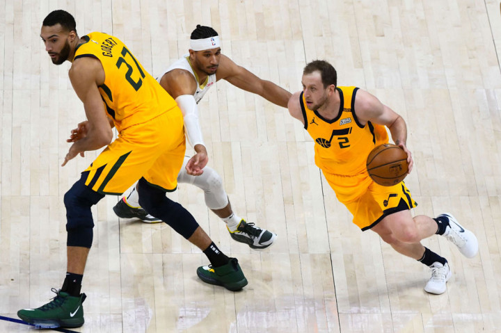 Joe Ingles (lima), Jordan Clarkson (empat), Bojan Bogdanovic (tiga), Royce O'Neale (dua), dan Georges Niang (dua) juga membuat lebih dari satu triple untuk Utah, yang menembak 50,6 persen secara keseluruhan dan 44,7 persen dari luar busur.