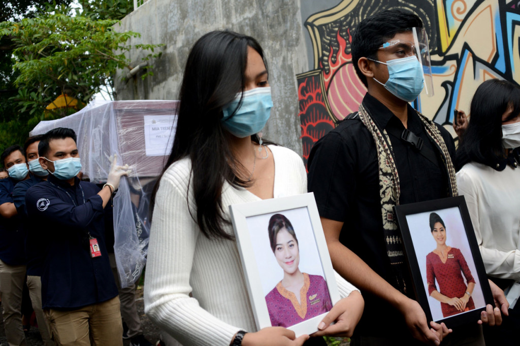 Sekitar pukul 16.39 Wita, jenazah tiba di rumah duka Jalan Tukad Gangga Gang Tirta Gangga No 3 Denpasar. 
