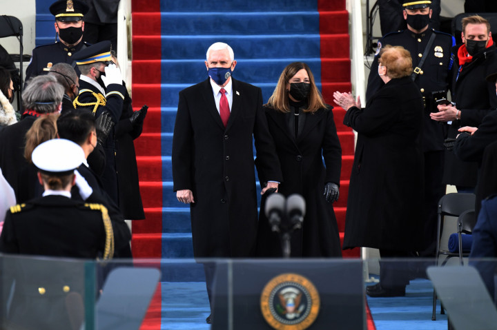 Mantan Wakil Presiden Mike Pence turut hadir bersama istri. Tokoh senior Partai Republik, Senator Mitch McConnell, juga datang. AFP Photo/Andrew Caballero-Reynold