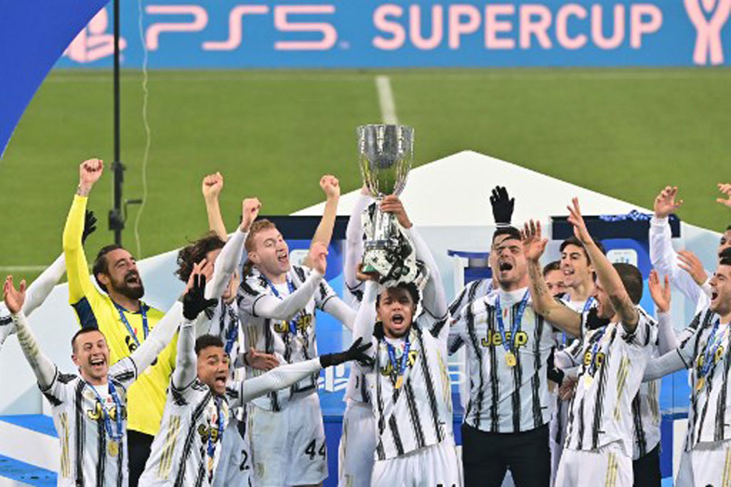 Juventus berhasil merengkuh gelar juara Piala Super Italia usai menaklukkan Napoli dengan skor 2-0, pada pertandingan yang dimainkan di Stadion Mapei, Sassuolo, Kamis, 21 Januari 2021 dini hari WIB.