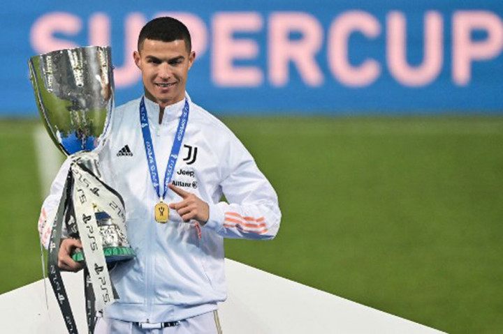 Juve membuka keunggulan melalui gol Cristiano Ronaldo pada menit ke-64, sebelum Alvaro Morata memastikan kemenangan tim asal Turin itu melalui golnya pada menit ke-95. Gol ke gawang Napoli merupakan gol bersejarah bagi Ronaldo, sebab menjadi gol ke-760 nya untuk klub dan timnas. Catatan itu melampaui rekor 759 gol yang diukir Josef Bican.