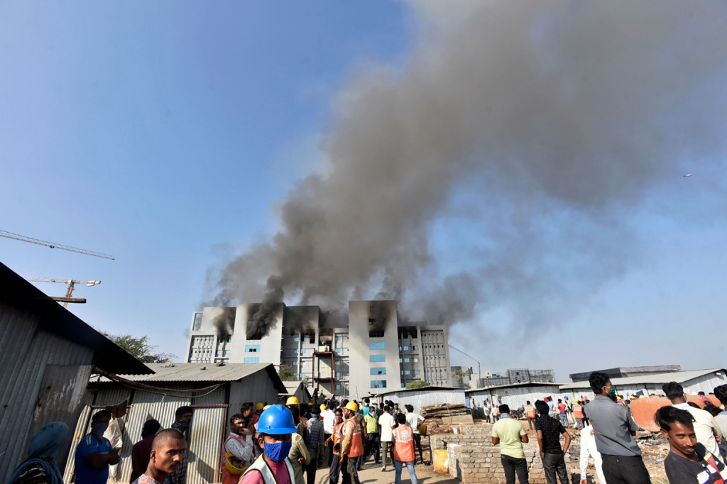 Kebakaran melanda Institut Serum India, pembuat vaksin terbesar di dunia, Kamis, 21 Januari 2021. 