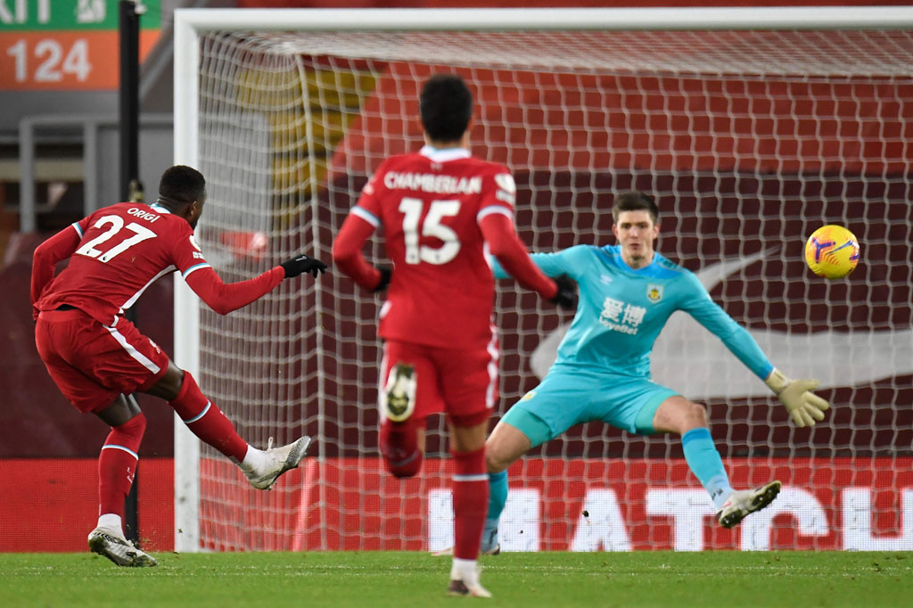 Kemandulan yang mendera Liverpool begitu parah, bahkan Divock Origi gagal mencetak gol ketika Ben melakukan blunder semenit jelang turun minum dan penyerang asal Belgia itu tinggal berhadapan dengan kiper Nick Pope. Namun sepakan Origi terlalu keras dan hanya membentur mistar gawang.