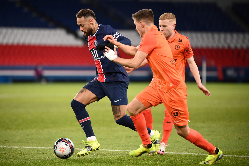 Les Parisiens langsung tampil menekan sejak awal laga, tercatat dua peluang berbahaya tercipta melalui Neymar dan Florenzi.