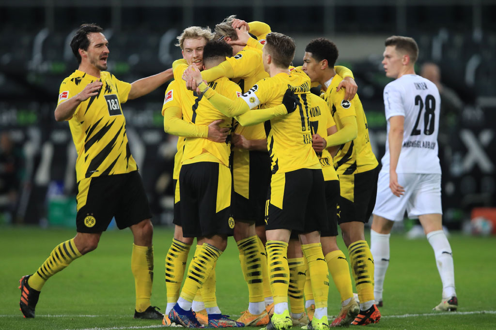 Enam menit kemudian, Dortmund berbalik unggul lewat gol kedua Haaland yang tidak lepas dari kontribusi penting Sancho. Pemain tim nasional Inggris itu bekerja sama dengan Emre Can dan Jude Bellingham sebelum menyodorkan umpan matang untuk dengan mudah diselesaikan Haaland.