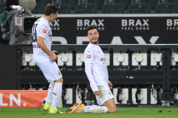 Empat menit memasuki babak kedua Gladbach kembali memimpin. Kali ini Ramy Bensebaini yang mencatatkan namanya di papan skor saat ia mengecoh Julian Brandy dan menggunakan kaki lemahnya untuk mengarahkan bola ke sudut gawang.