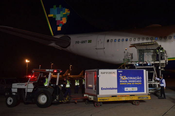 Brasil adalah negara terparah kedua di dunia yang terdampak virus korona - di bawah Amerika Serikat - dengan lebih dari 214 ribu kematian di antara 212 juta penduduknya.