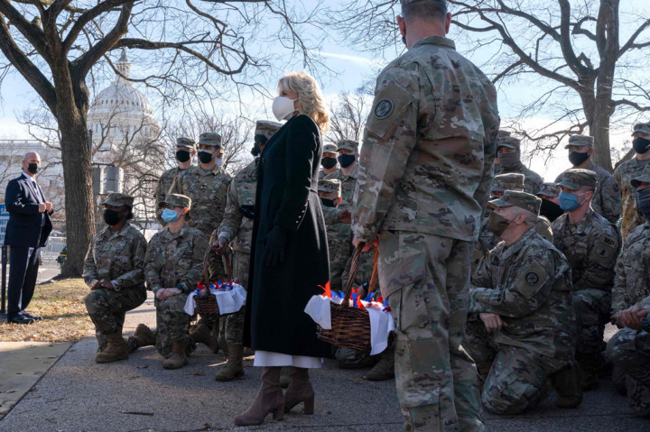 Antara 150 hingga 200 Garda Nasional yang dikerahkan ke Washington, DC, untuk memberikan keamanan bagi pelantikan Presiden Joe Biden telah dinyatakan positif terinfeksi virus korona.