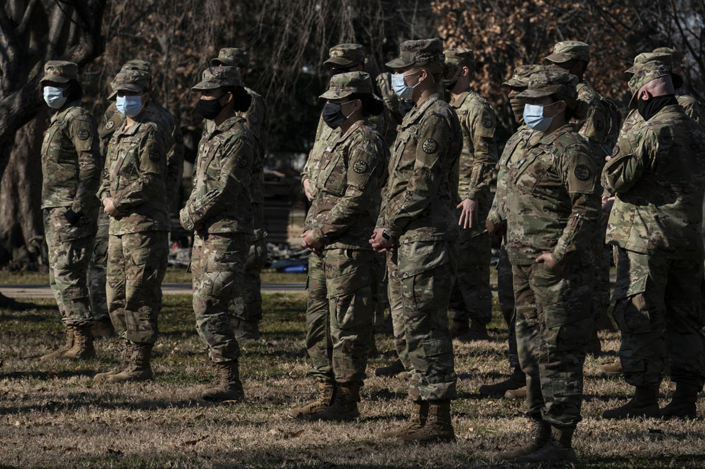 Pejabat AS yang berbicara tanpa menyebut nama, mengatakan jumlah pasukan Garda Nasional yang dites positif dapat meningkat, tetapi masih sebagian kecil dari lebih dari 25 ribu tentara yang dikerahkan di kota itu selama beberapa hari terakhir.