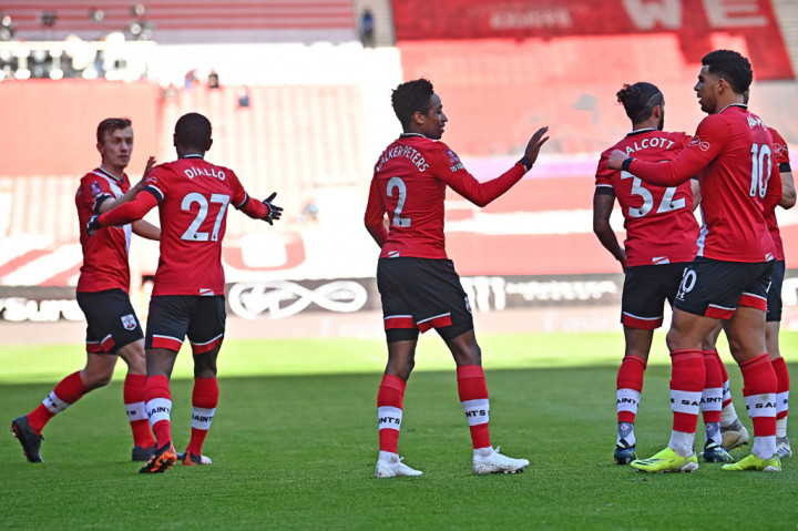 Southampton menyingkirkan Arsenal dari Piala FA. The Saints menang 1-0 berkat gol bunuh diri Gabriel Magalhaes pada menit ke-24 dalam laga putaran keempat di Stadion St. Mary's, Sabtu, 23 Januarin 2021 malam WIB.