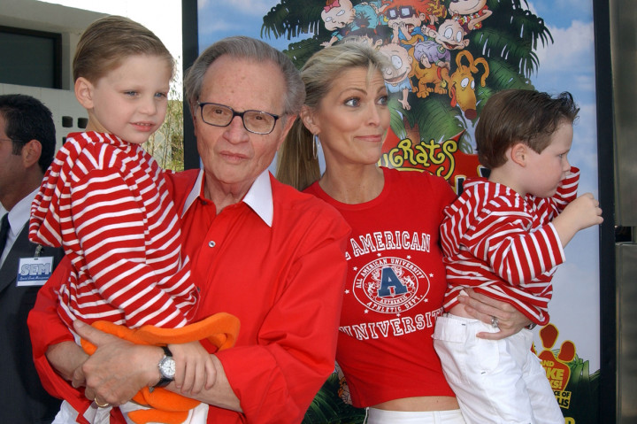 Kabar duka tersebut disampaikan oleh anak Larry King, Chance Sabtu pagi waktu setempat.