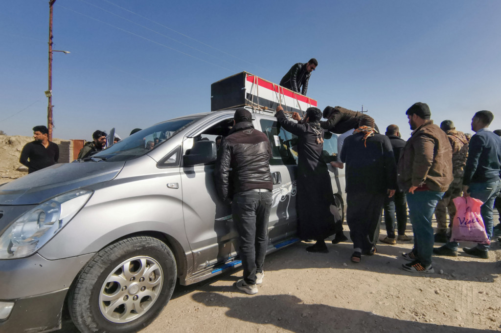 Sedikitnya 11 pasukan dari Hashed al-Shaabi yang didukung Irak tewas dalam penyergapan oleh kelompok ISIS di utara ibu kota pada Sabtu, 23 Januari 2021, waktu setempat.