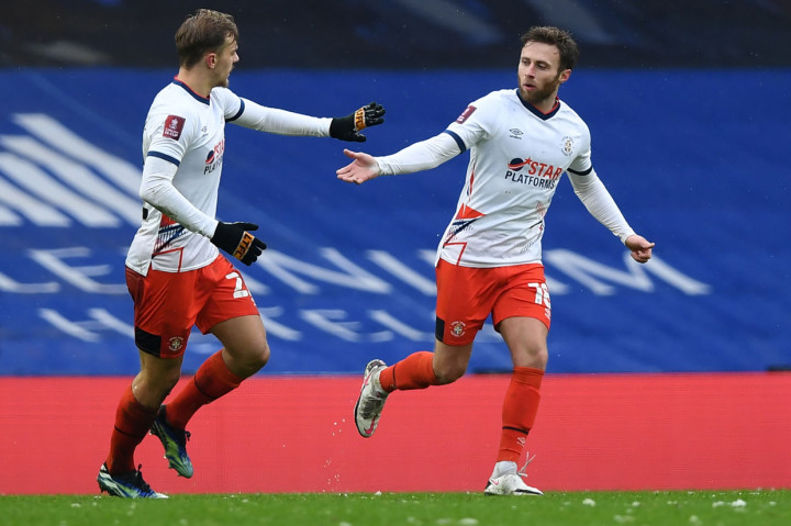 Adapun satu gol dari Luton Town dicetak oleh Jordan Clark pada menit ke-30.
