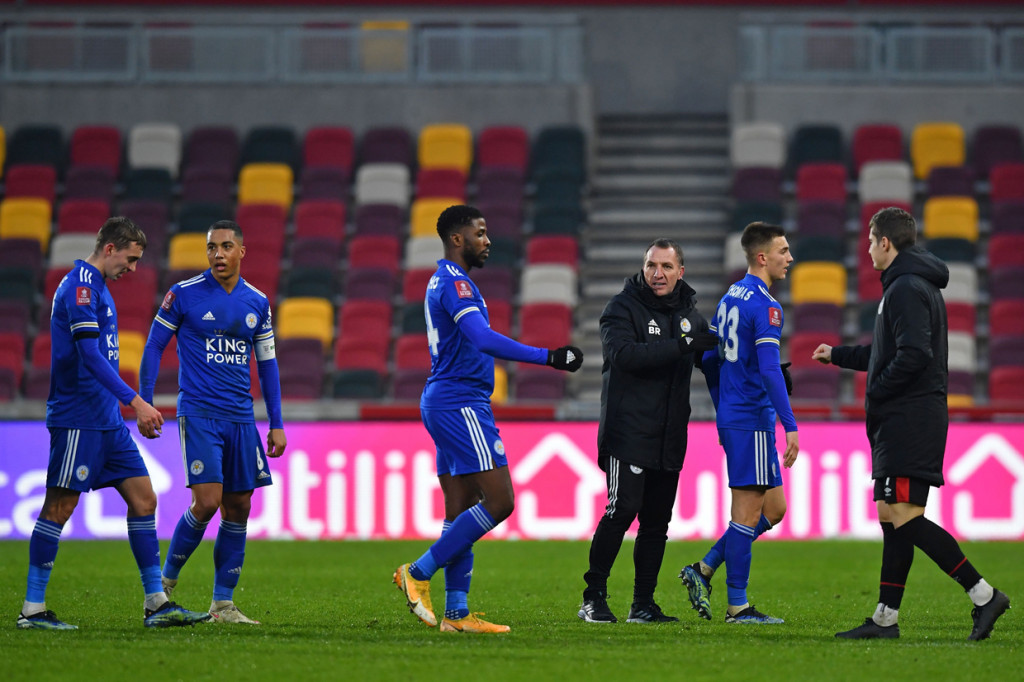 Barulah di babak kedua, tepatnya satu menit laga berjalan, Cengiz Under memecah kebuntuan bagi The Foxes. Dia melepaskan tembakan keras yang bersarang ke pojok kiri gawang Brentford.