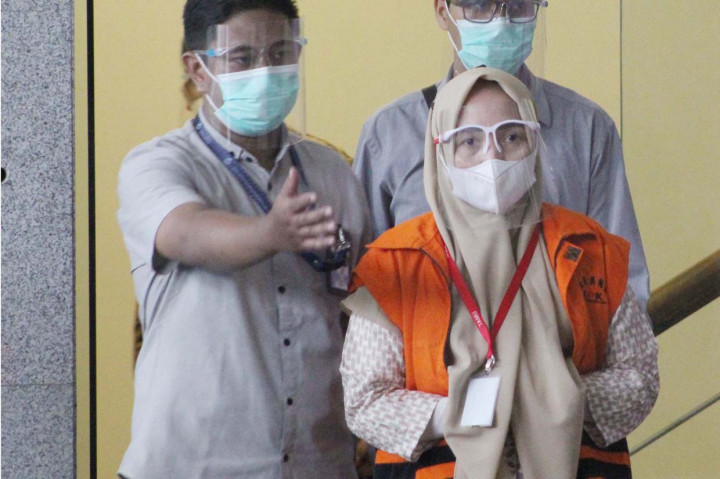 Komisi Pemberantasan Korupsi (KPK) menahan Komisaris Utama (Komut) PT Ametis Indogeo Prakarsa (AIP), Lissa Rukmi Utari di Rumah Tahanan (Rutan) Polres Jakarta Selatan.