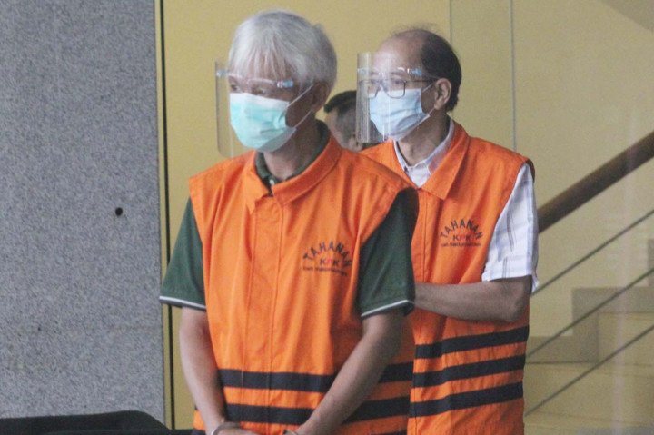 Sebelumnya, KPK telah terlebih dahulu menahan dua tersangka lainnya, yakni Kepala BIG tahun 2014-2016 Priyadi Kardono dan Kepala Pusat Pemanfaatan Teknologi Dirgantara (Kapusfatekgan) LAPAN tahun 2013-2015 Muchamad Muchlis.