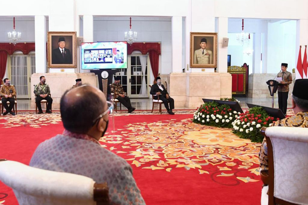 Presiden Joko Widodo meresmikan Gerakan Nasional Wakaf Uang dan Brand Ekonomi Syariah.