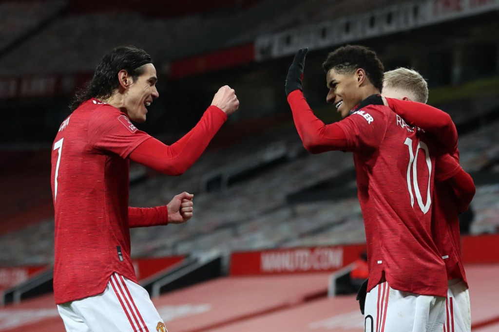Manchester United sukses melaju ke babak kelima Piala FA. Hasil itu tak lepas dari kemenangan Setan Merah atas Liverpool di Old Trafford, Senin 25 Januari 2021.
