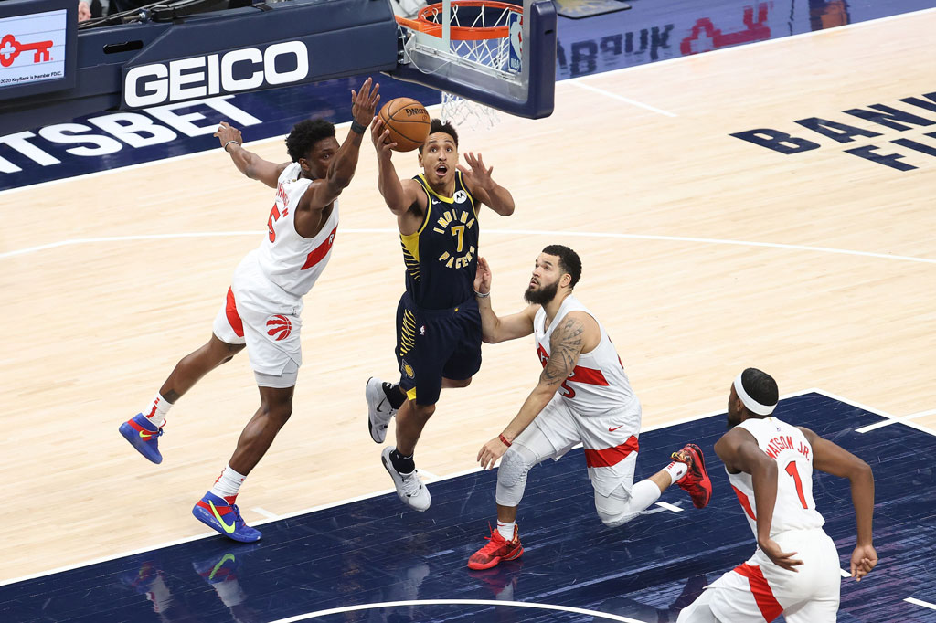 Malcolm Brogdon mencetak 19 dari 36 poinnya pada paruh kedua dan menambahkan sembilan assist saat Indiana Pacers mengalahkan tim tamu Toronto Raptors 129-114 dalam kompetisi bola basket NBA, di Indianapolis, Selasa, 26 Januari 2021 WIB.  