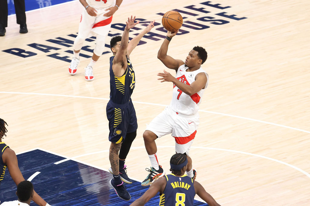 Kyle Lowry, yang kembali setelah absen dalam dua pertandingan karena jari kaki yang terinfeksi, mencetak 12 poin sebelum dikeluarkan pada menit terakhir. Sementara OG Anunoby menyumbang 10 poin meski mengalami luka di wajahnya di kuarter keempat.  